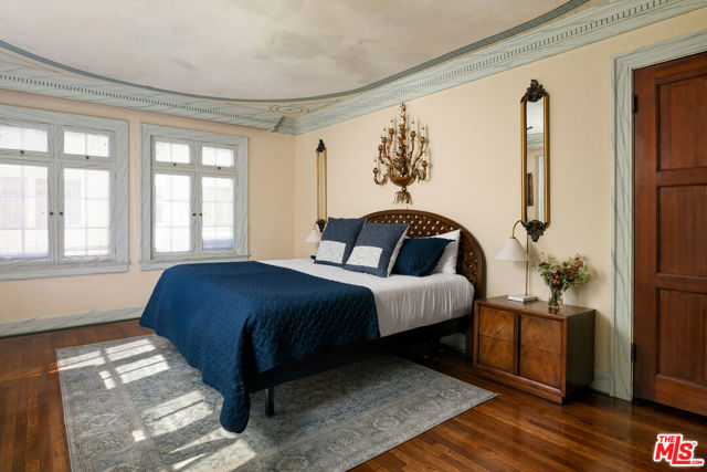3162 2nd Avenue, San Diego CA: https://media.crmls.org/mediaz/86b1c3b4-3551-4225-b8a2-398144347970.jpg