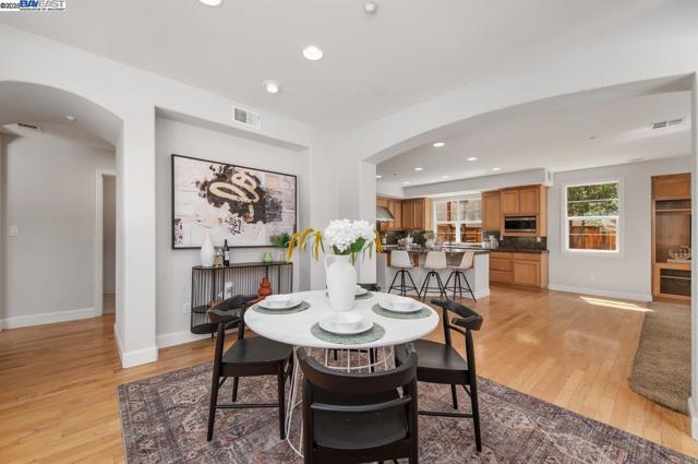 5640 Carnegie Way, Livermore CA: https://media.crmls.org/mediaz/86b25505-049b-4169-8946-b1890a654642.jpg
