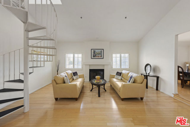 10630 Moorpark Street, North Hollywood CA: https://media.crmls.org/mediaz/86b31490-8b07-49e6-9cd6-b42dfb02e1e4.jpg