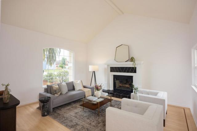 608 Silver Avenue, Half Moon Bay CA: https://media.crmls.org/mediaz/86b31b85-a600-47b8-9a2c-5712fa70dea6.jpg