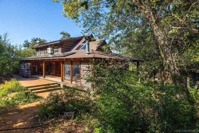 3131 Pera Alta Dr, Julian CA: https://media.crmls.org/mediaz/86b4439b-3937-44fb-b25d-ca78fcff5cde.jpg