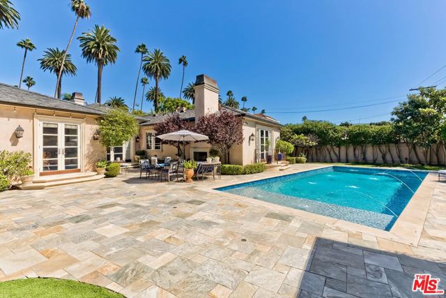 513 North Canon Drive photo 15