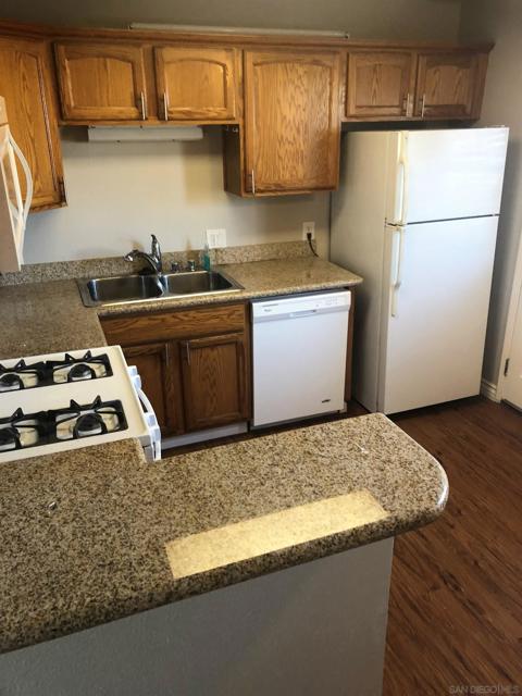 6140 6142 Horton Drive, La Mesa CA: https://media.crmls.org/mediaz/86b5cdf5-158a-4421-8ab4-531c4d656182.jpg