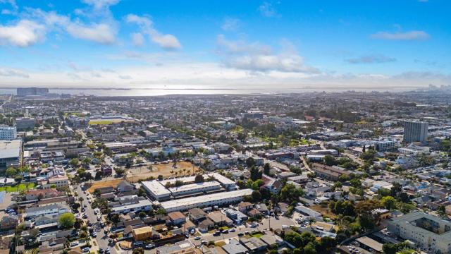 434 Del Mar Ct, Chula Vista CA: https://media.crmls.org/mediaz/86b60585-907f-4da3-aa90-b8f294c7e6f7.jpg