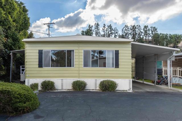 718 Sycamore Avenue, Vista CA: https://media.crmls.org/mediaz/86b633e9-cc15-427b-b1d5-ab3bd671254f.jpg