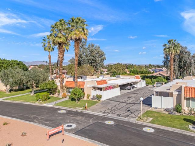 69738 Campana Court, Rancho Mirage CA: https://media.crmls.org/mediaz/86b65398-162a-4e16-b713-c27732723913.jpg