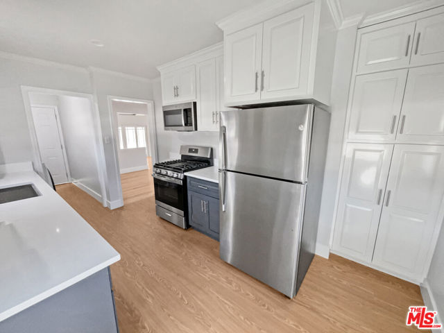 214 South Joanne Avenue photo 8