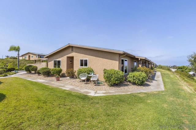 4469 Albatross Way, Oceanside CA: https://media.crmls.org/mediaz/86b76a95-b2f8-459c-ba30-3653976d6f10.jpg