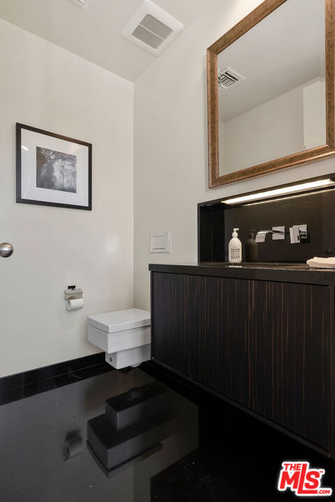 7209 Sunnydip Trail, Los Angeles CA: https://media.crmls.org/mediaz/86b83f06-8fb9-4c45-9194-1aef7dea7fd9.jpg