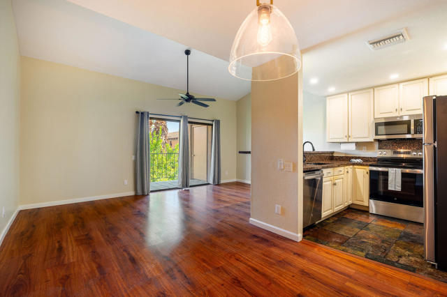 291 E Mel Avenue, Palm Springs CA: https://media.crmls.org/mediaz/86b92e8b-e4bf-4072-8bfe-975a55ae3898.jpg