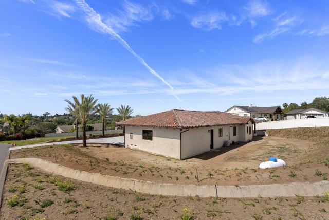 Detail Gallery Image 54 of 75 For 2525 Date Palm Ct, Vista,  CA 92084 - 3 Beds | 3/1 Baths