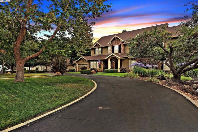 6745 Alisal St, Pleasanton CA: https://media.crmls.org/mediaz/86b99f16-78b9-4c78-b10f-fcd802c0482f.jpg