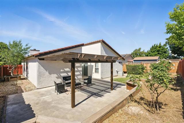 1180 Peterson Drive, Gilroy CA: https://media.crmls.org/mediaz/86b9c306-c6c3-4131-aed2-6f088db99eb8.jpg