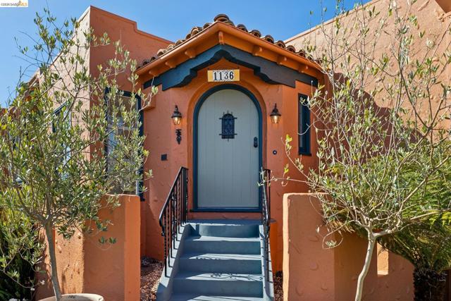 1136 Marin Ave, Albany CA: https://media.crmls.org/mediaz/86b9e2f9-a66a-47ec-8827-61a1215b4c42.jpg