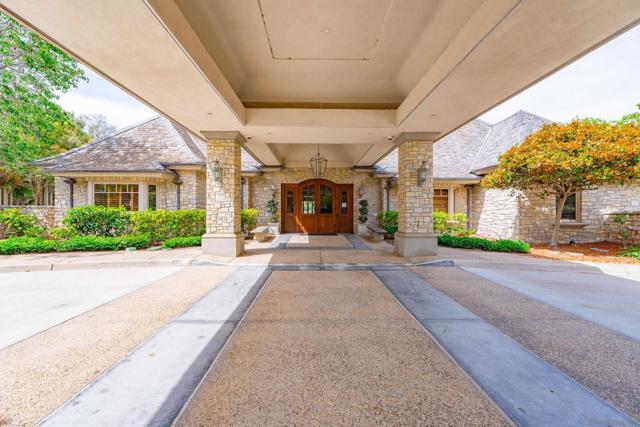 1964 Tracy Ct, Fallbrook CA: https://media.crmls.org/mediaz/86ba1aaf-7e91-48a2-b05f-11d720785a41.jpg