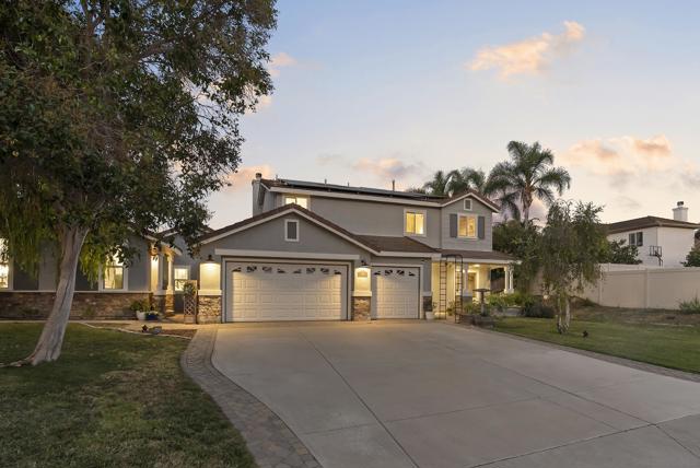 1328 Woodhaven Dr, Oceanside CA: https://media.crmls.org/mediaz/86ba60e1-8dfa-4351-ac4b-552e5649657a.jpg