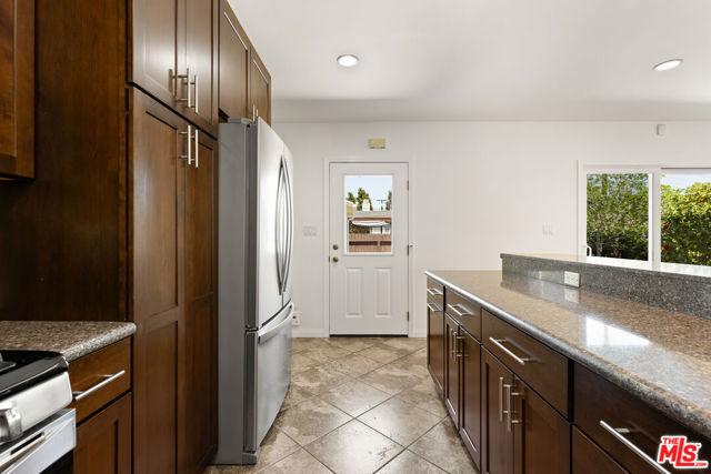 7818 Toland Avenue, Los Angeles CA: https://media.crmls.org/mediaz/86ba79df-01ab-4c5b-bcb4-0807281d020b.jpg