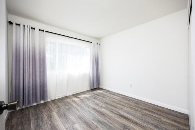 345 N Melrose Dr, Vista CA: https://media.crmls.org/mediaz/86ba87c6-340d-4e73-8572-6fbbec325be8.jpg