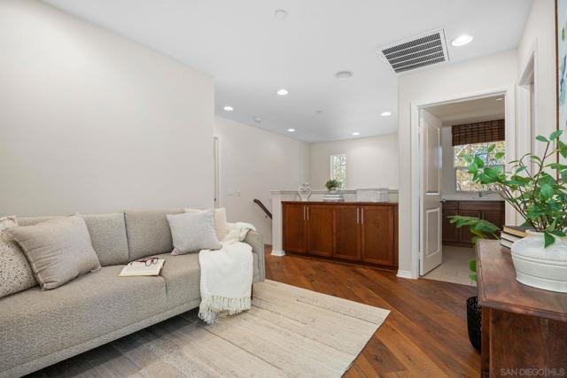 Image 16 of 48 For 3595 Glen Ave