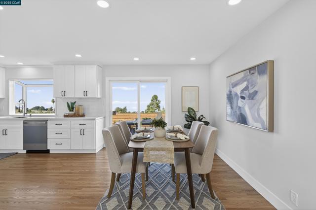 1264 Belfair Dr, Pinole CA: https://media.crmls.org/mediaz/86bab345-2527-41a0-add9-df04bf5b4263.jpg