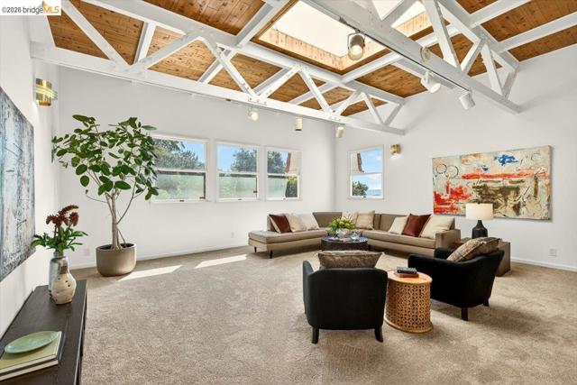 Image 19 of 55 For 10565 Englewood Drive