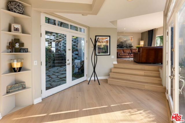 4350 Hillview Drive, Malibu CA: https://media.crmls.org/mediaz/86bb03c1-e888-4696-95f6-c29914ca2326.jpg