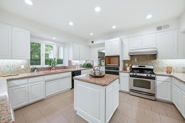 Detail Gallery Image 15 of 54 For 1807 Windsor Rd, San Marino,  CA 91108 - 4 Beds | 3 Baths