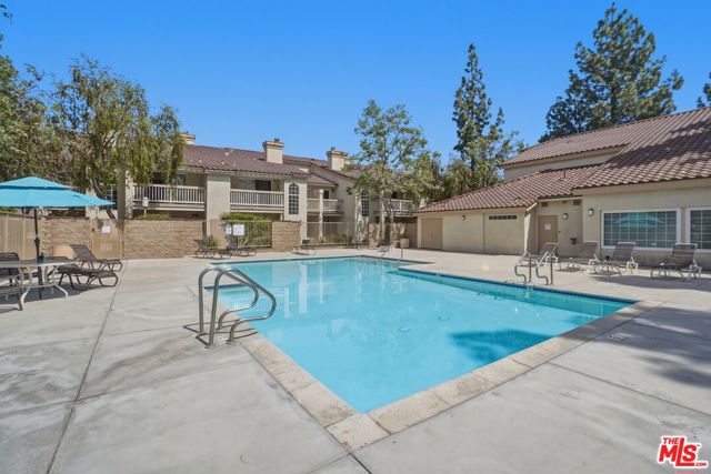 675 Oak Run Trail, Oak Park CA: https://media.crmls.org/mediaz/86bb6669-c602-4883-a5f8-0b4ff2cf7a9c.jpg