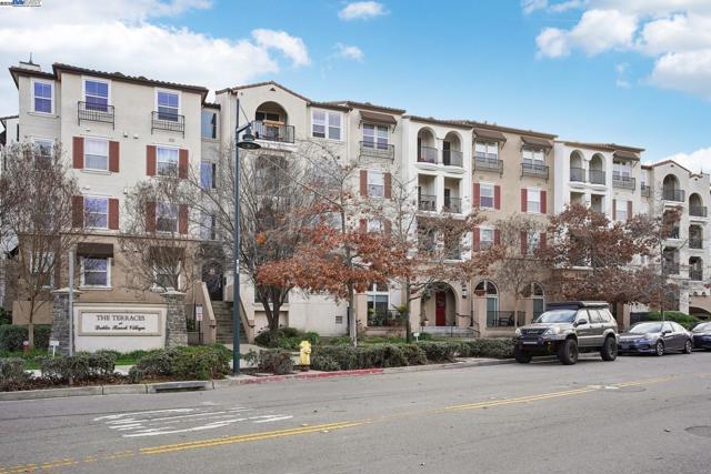 3240 Maguire Way, Dublin CA: https://media.crmls.org/mediaz/86bbb0fb-aab9-4f75-b021-646015b30b03.jpg