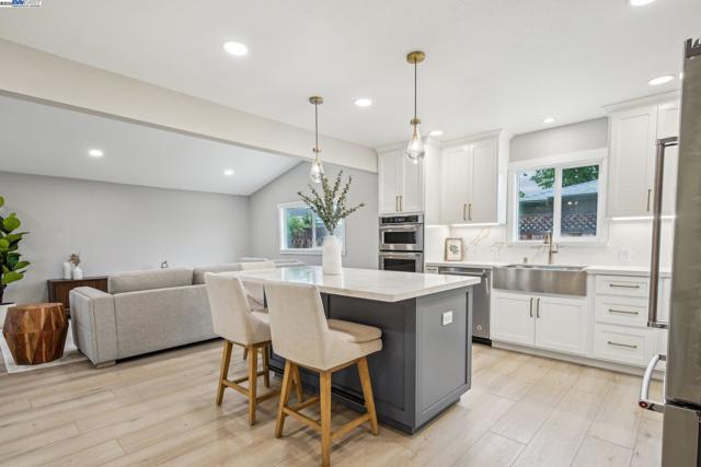 5169 Lillian Ct, Livermore CA: https://media.crmls.org/mediaz/86bd59f8-6ef0-48f0-a574-5bbdb407970e.jpg