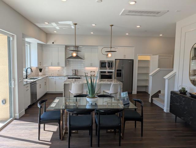 11210 Cottonwood Place, Saratoga CA: https://media.crmls.org/mediaz/86bd78ef-a6ec-430f-bd32-85710a9824f0.jpg