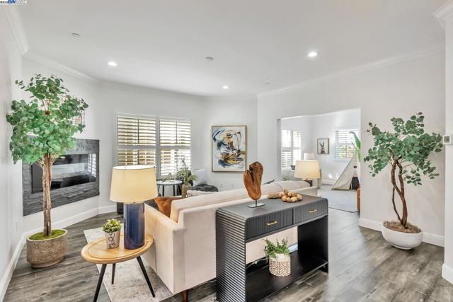 4597 Edwards Ln., Castro Valley CA: https://media.crmls.org/mediaz/86be411f-cc13-40bb-8a8a-e1951d81a355.jpg