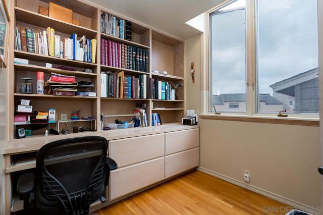 722 724 San Luis Rey Place, San Diego CA: https://media.crmls.org/mediaz/86be7375-5de0-4a99-89a2-c7ab0b162d79.jpg
