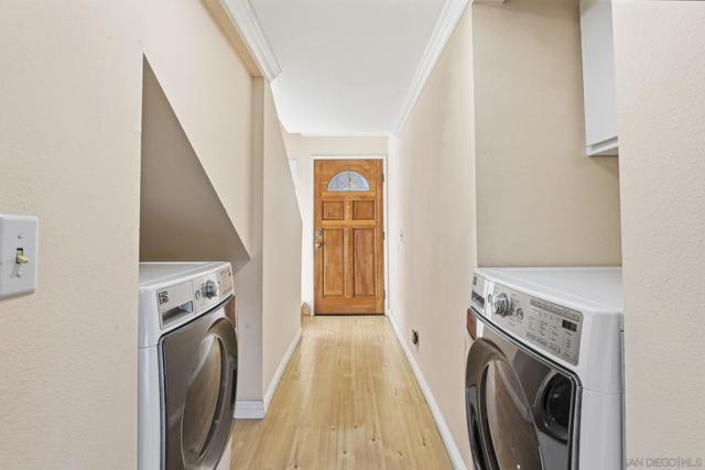 1585 Stone Edge Cir, El Cajon CA: https://media.crmls.org/mediaz/86bed2ce-9a64-40e7-9a63-a06e11e1b891.jpg