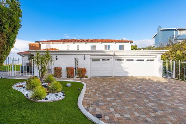 4400 Chaumont Road, Woodland Hills CA: https://media.crmls.org/mediaz/86beda8b-b47e-460b-b668-7859d9d66847.jpg