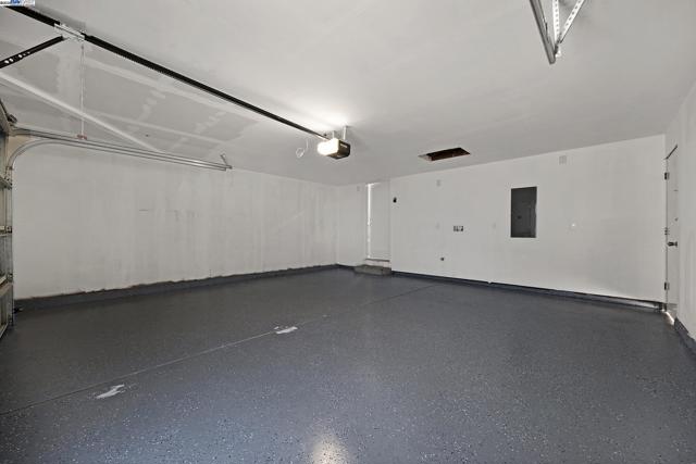 3156 San Joaquin, Union City CA: https://media.crmls.org/mediaz/86c042c9-b1bb-4c26-a6d1-828ac1c57ed3.jpg