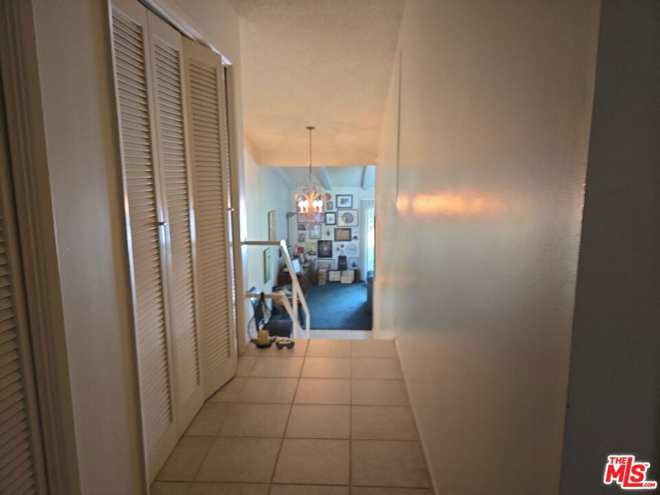 https://media.crmls.org/mediaz/86c04cdd-80ed-4000-85c5-7a18265d7284.jpg?preset=X-Large