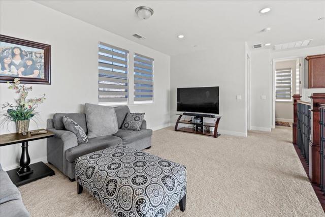 3013 Arido Way, Marina CA: https://media.crmls.org/mediaz/86c05d2d-3aa0-4d9e-96b2-42378a2615b0.jpg