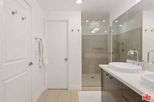 1248 Laurel Avenue, West Hollywood, California 90046, 3 Bedrooms Bedrooms, ,2 BathroomsBathrooms,Condominium,For Sale,Laurel,24395181