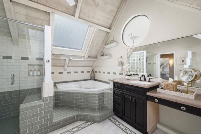 841 Pismo Ct, San Diego CA: https://media.crmls.org/mediaz/86c0fd39-c4c0-451e-b993-28e6a6aece5c.jpg