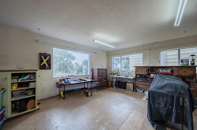 905 W Blanco Road, Salinas CA: https://media.crmls.org/mediaz/86c1084d-1483-4f66-8b0a-bbf2623b4dac.jpg