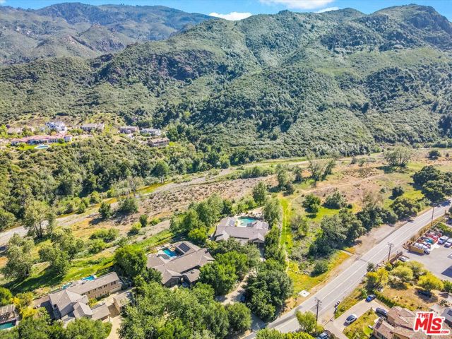 29734 Mulholland Highway, Agoura Hills CA: https://media.crmls.org/mediaz/86c14119-0bc5-4c7f-b8cc-267d22c5223f.jpg