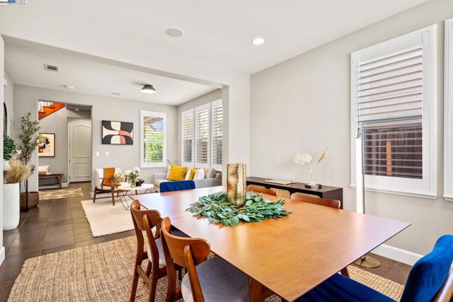 1736 Cottswald St, Danville CA: https://media.crmls.org/mediaz/86c19e16-2df4-48b4-905a-867040e20673.jpg