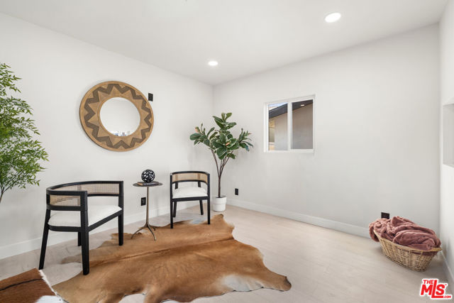 10425 Jordan Avenue photo 15