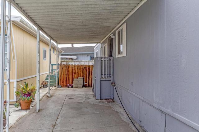 3320 Del Monte Boulevard, Marina CA: https://media.crmls.org/mediaz/86c2c86e-7199-4969-b206-62e98fffbd8c.jpg