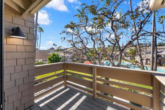 16048 Via Viajera, Rancho Santa Fe CA: https://media.crmls.org/mediaz/86c2fe28-4a30-454d-be0f-3aa9bfb914f6.jpg