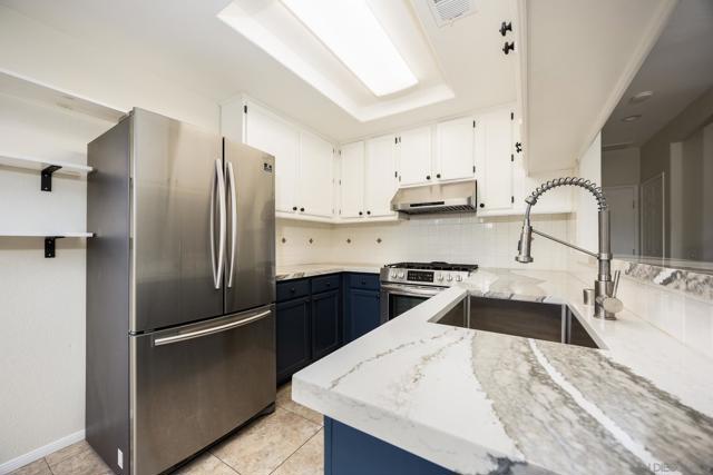 418 W San Marcos Blvd, San Marcos CA: https://media.crmls.org/mediaz/86c39d99-b9be-4d02-9d10-eceff76ac0c4.jpg