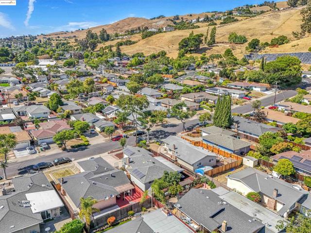 589 Evangeline Way, Hayward CA: https://media.crmls.org/mediaz/86c5632e-65d6-484f-bb3e-34b96582a849.jpg