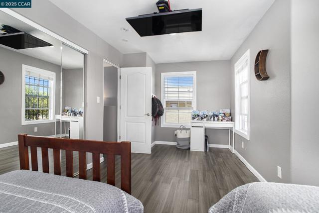 Image 18 of 29 For 312 Barrett Ave