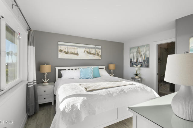 275 E Surfside Drive, Port Hueneme CA: https://media.crmls.org/mediaz/86c58b21-dc31-4728-a0bc-93bd33a1e79b.jpg